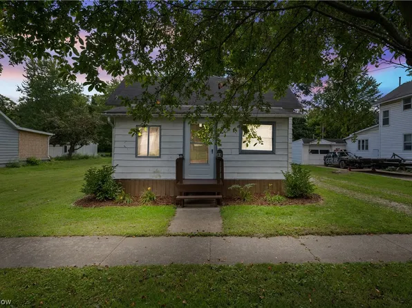 44 E Washburn St, New London, OH 44851