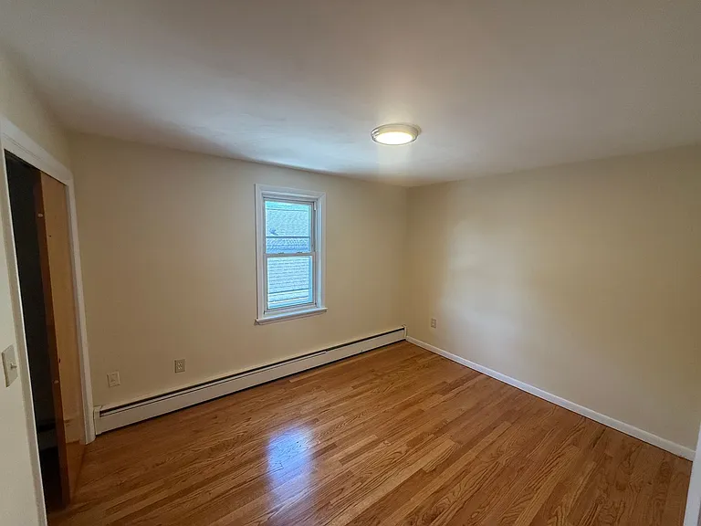 520 Oak St — Photo 3