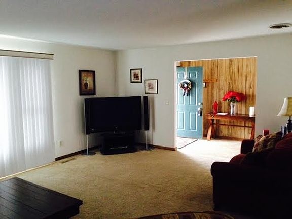 5th image of 1304 Plum Creek Dr