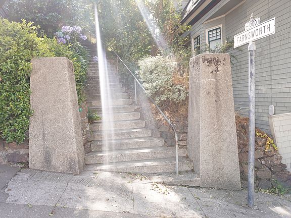 2nd image of 1423 Willard St