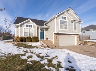 405 Flame Way, Baldwin City, KS 66006