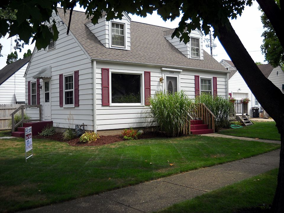 2nd image of 2304 Greenwood Ave