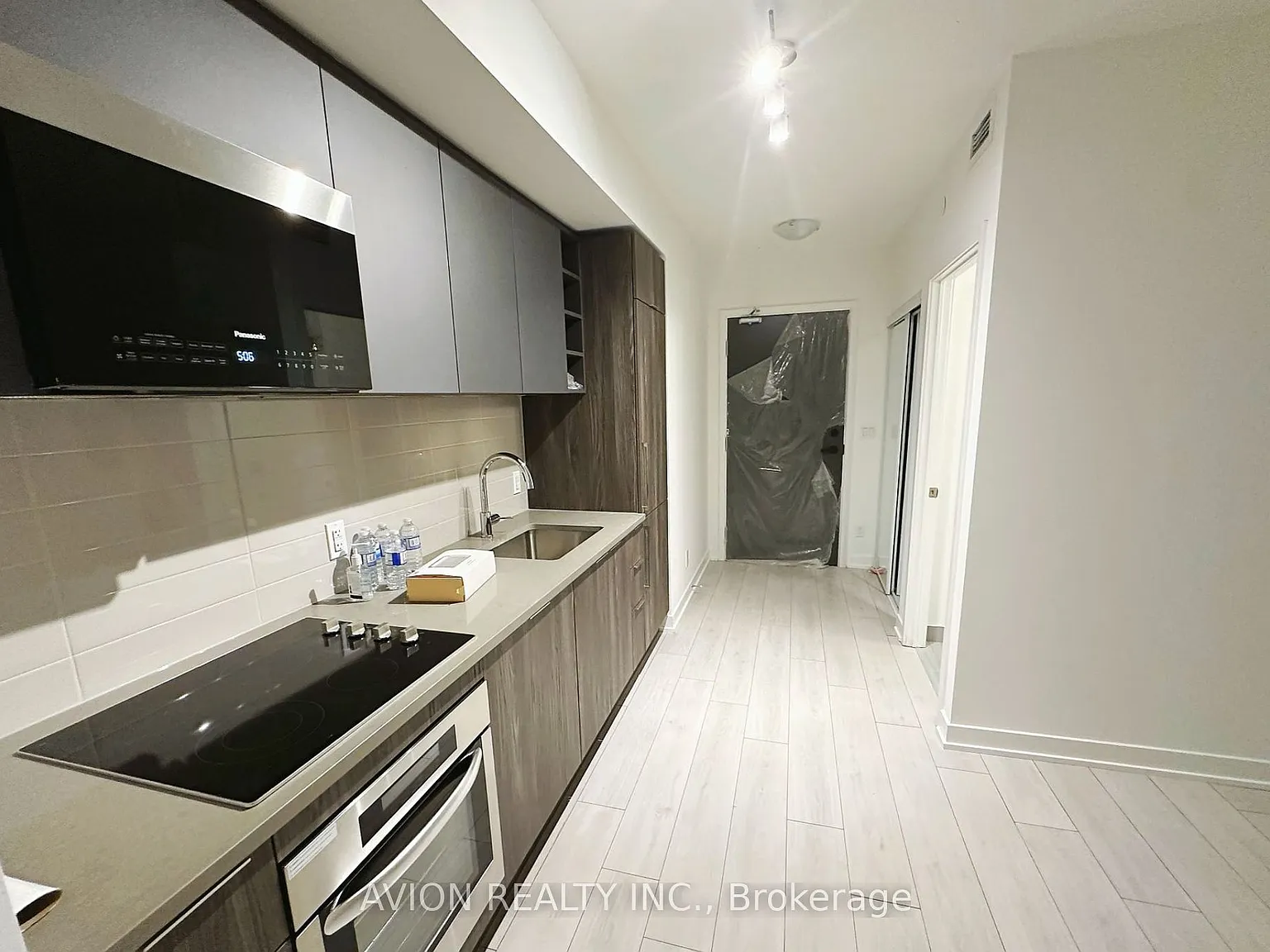 2033 Kennedy Rd — Photo 2