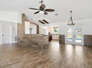 954 Hickory Trl, Wellington, FL 33414