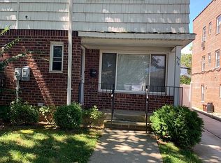 56-24 208th St, Flushing, NY 11364
