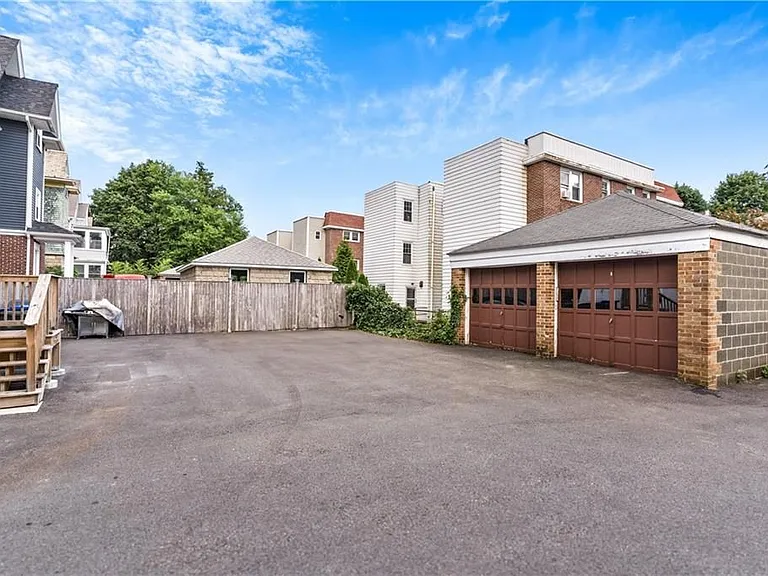 157 Irving Ave — Photo 27