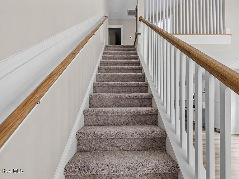 165 Lark Dr — Photo 20