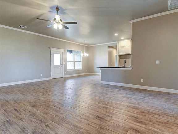 5th image of 8681 Oak Tree Cir