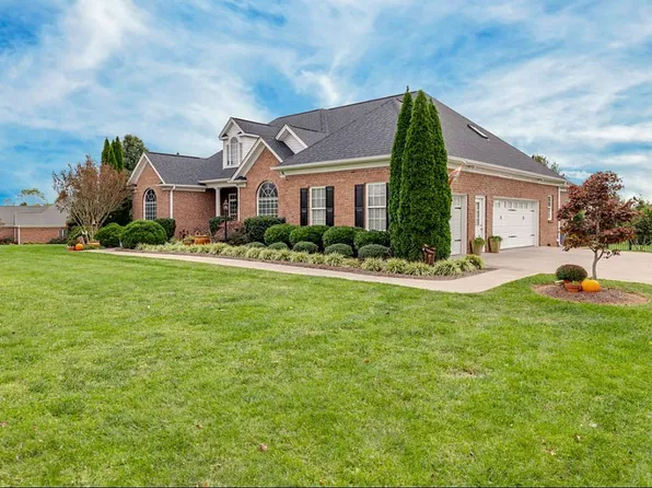 7481 Craigberry Ct, Rural Hall, NC 27045