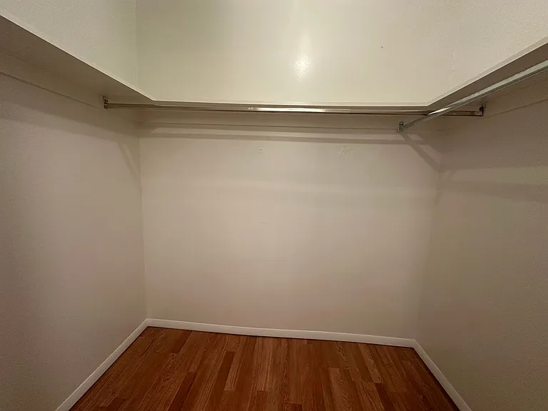 6004 Nw Expy — Photo 22