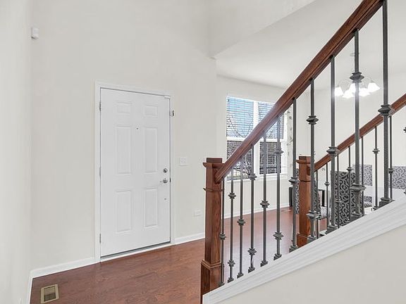 4th image of 4255 Fraser Cir