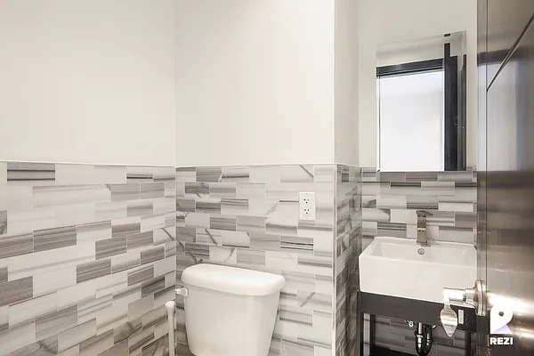 Rented by REZI | media 21