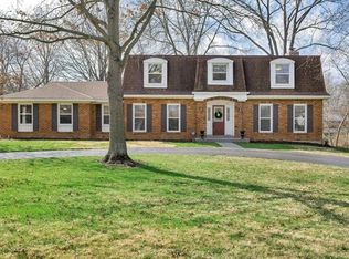 2219 Whitby Rd, Chesterfield, MO 63017