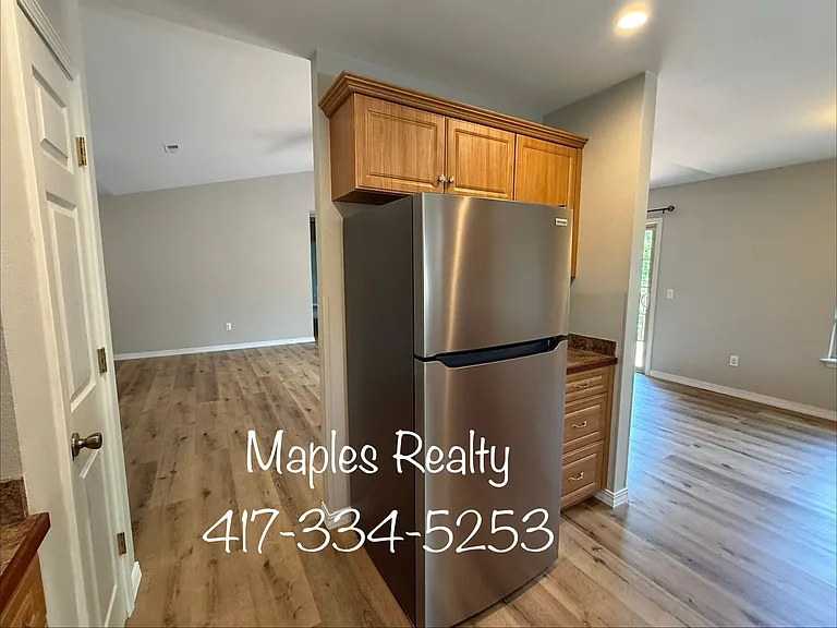 141 Scotch Pine Ct — Photo 32