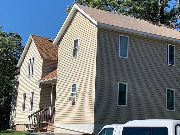2nd image of 926 8th Ave S