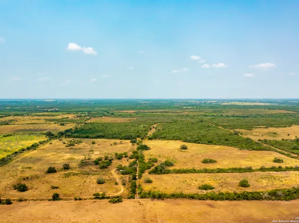 3698 Viggo Rd, Beeville, TX 78102