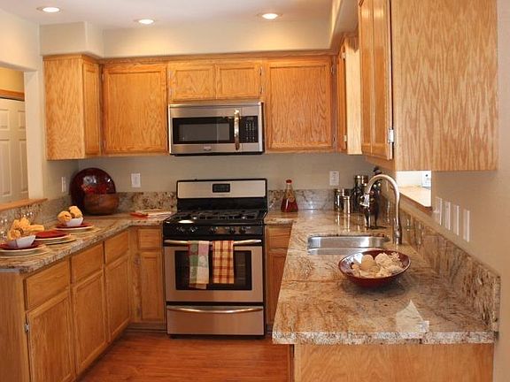 3rd image of 2204 Cornelian Dr