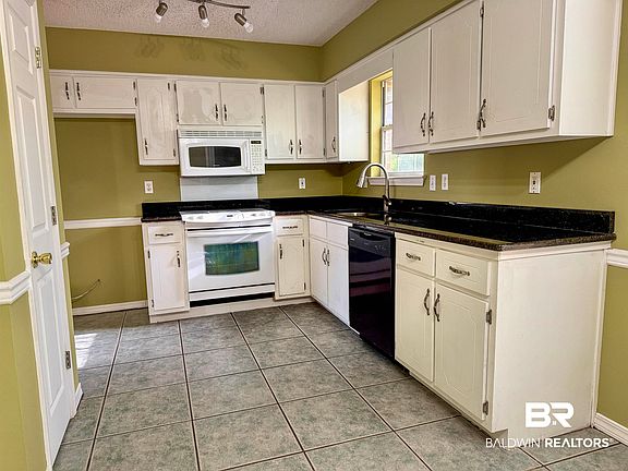 5th image of 19335 Oak Hillcrest Dr