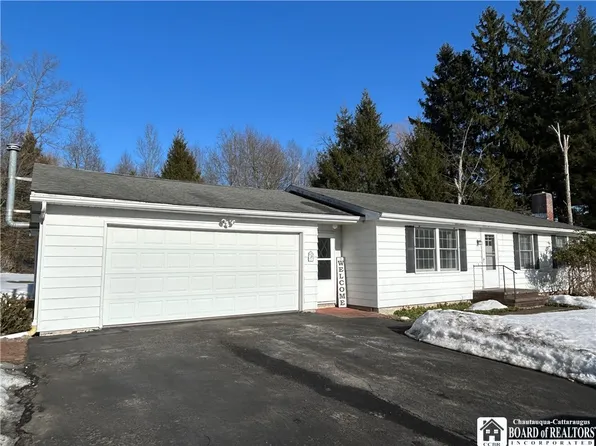 3270 W Oak Hill Rd, Jamestown, NY 14701