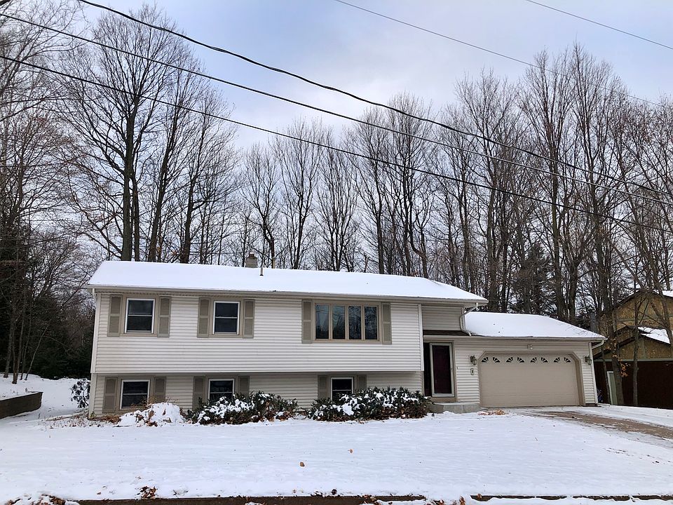 1st image of 8 Grove Hill Ct