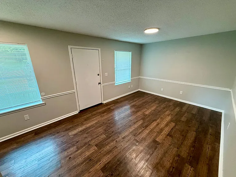 2015 Stonemill Dr — Photo 2