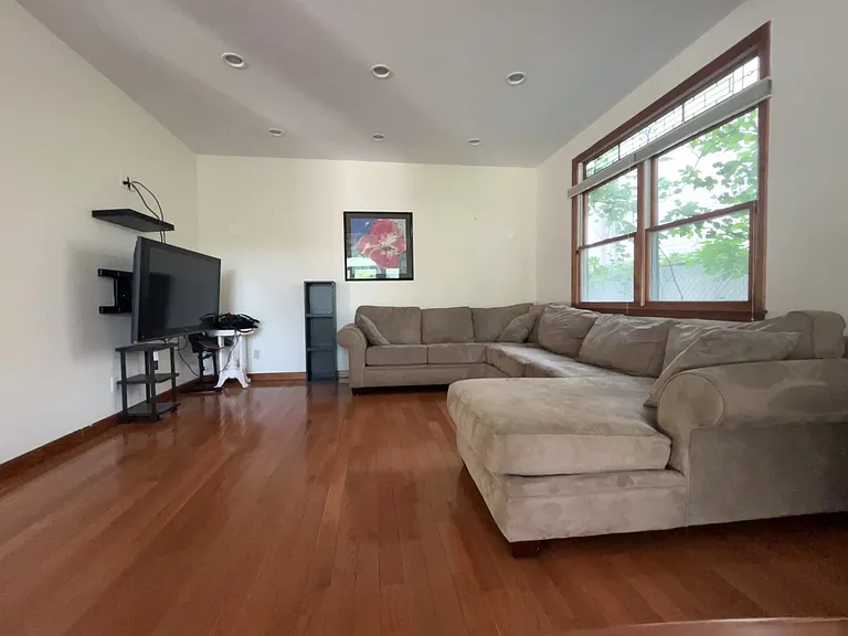 828 Westwood Ave — Photo 5