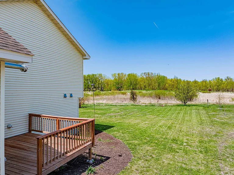 2112 Blake Ave — Photo 4