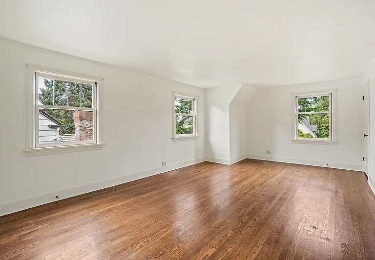 4208 51st Ave NE — Photo 20