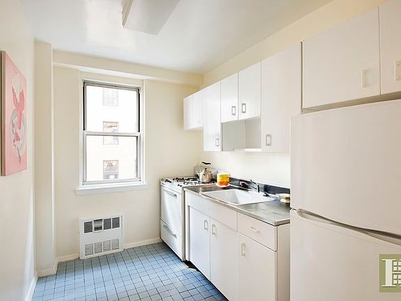 4th image of 139 E 33rd St APT 7E