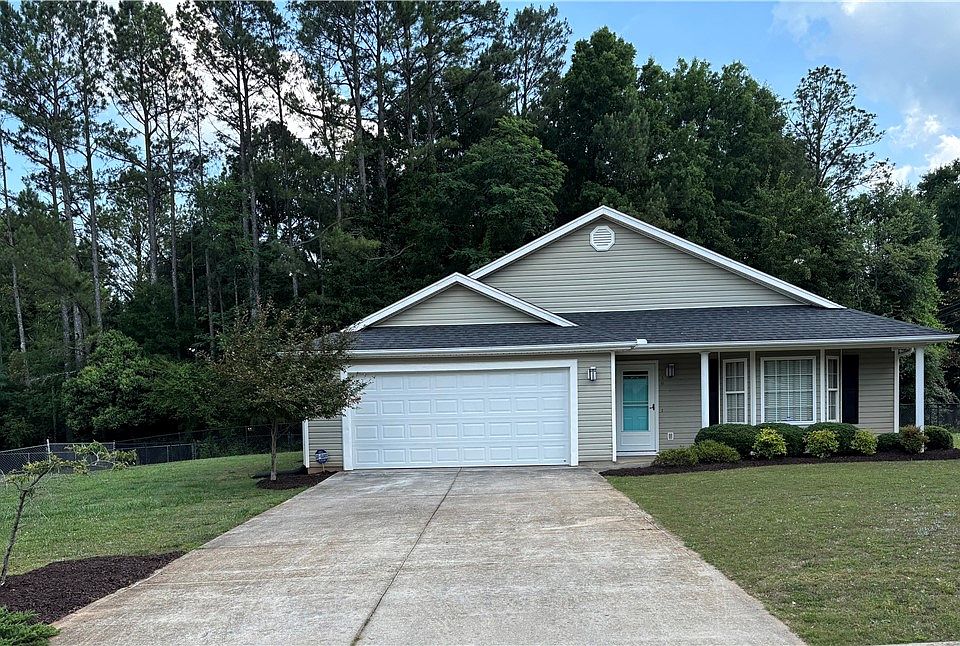 1st image of 439 Old Colony Rd