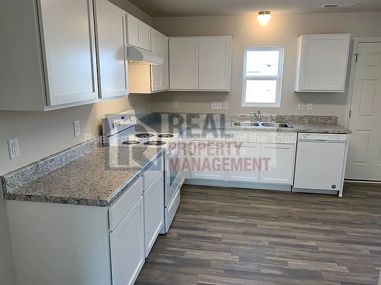 4100 Devonwood Ct — Photo 16