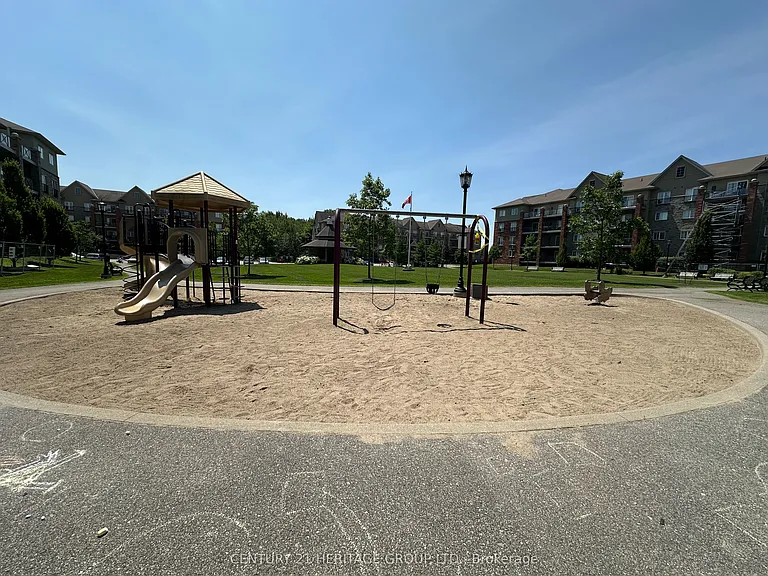 39 Ferndale Dr S #203 — Photo 17