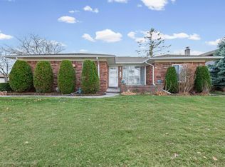 4786 Lucerne Dr, Sterling Heights, MI 48310