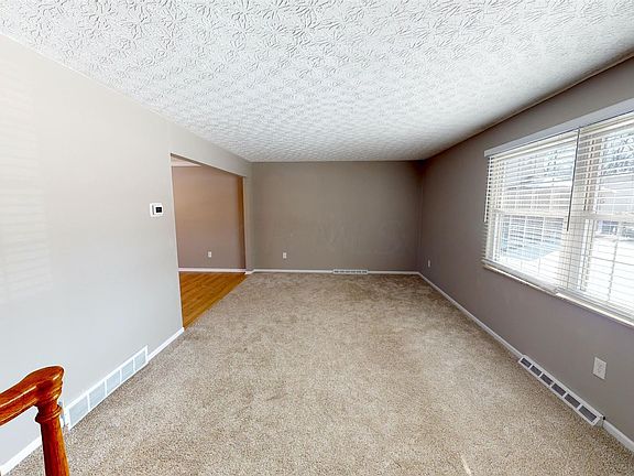 4th image of 1026 Peggys Cv