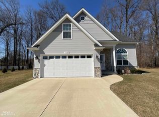 1107 Beth Ct, Algonac, MI 48001