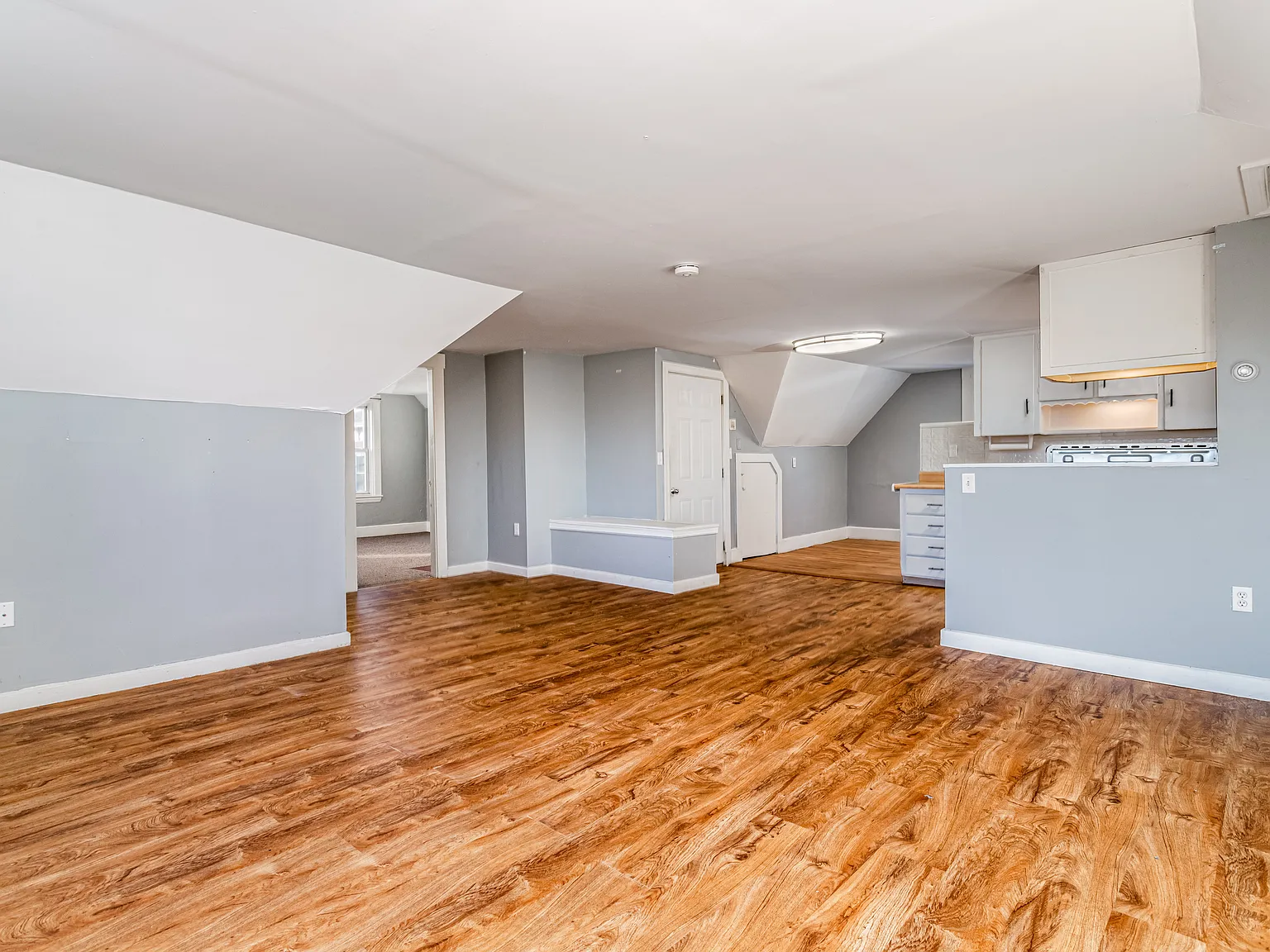 2 bed, $1,650 — Photo 3