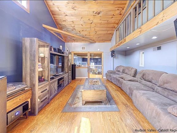 3rd image of 158 Tuckers Corners Rd #1