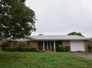 214 Prairie Wind Blvd, Stephenville, TX 76401