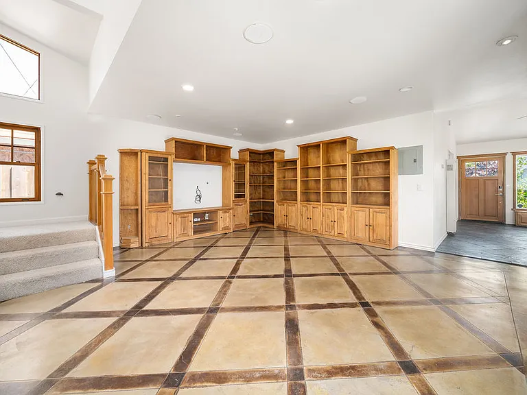 2525 Gail Pl — Photo 18