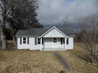 520 Edmonds Rd, Galax, VA 24333