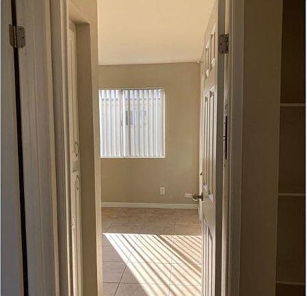 4th image of 3619 44th St