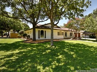 530 Golfcrest Dr, Windcrest, TX 78239