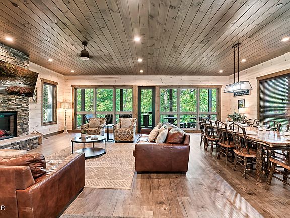 3rd image of 3504 Sand Ridge Way