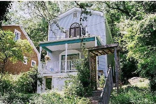 2 bed, 800 sqft, $1,350 — Photo 1