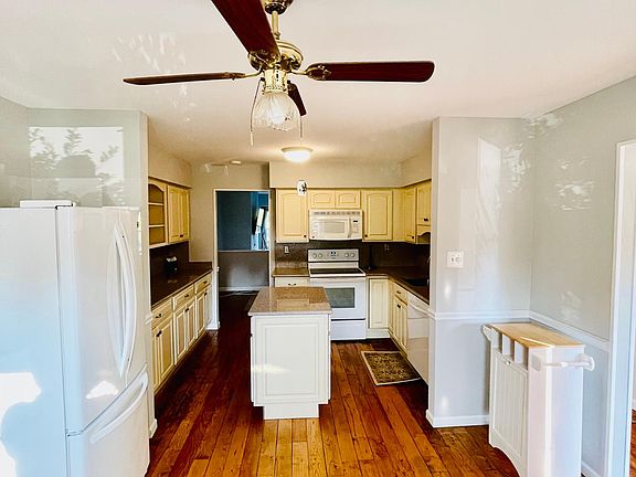 5th image of 3104 Trinity Ct
