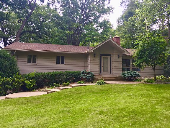 4th image of 604 Kingsview Ln N