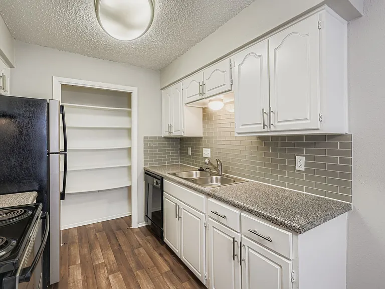 South Shore — Photo 15