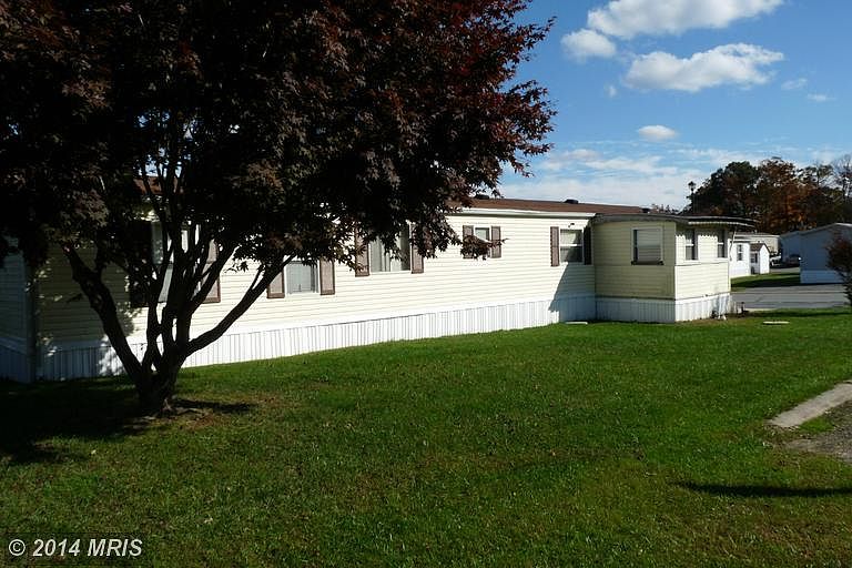 2nd image of 27 Meadow Lark Dr