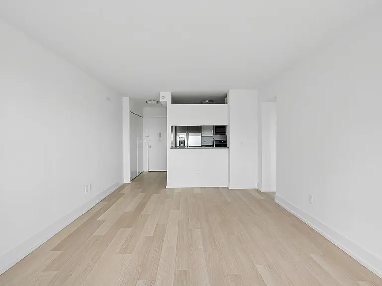 420 W 42nd St #39D — Photo 4