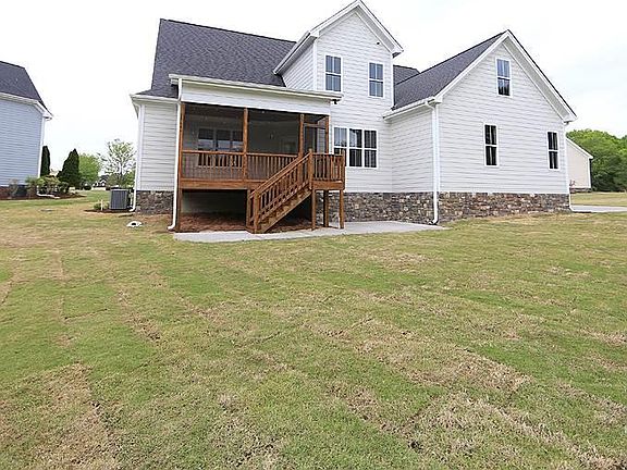 5th image of 1000 Riverwood Dr